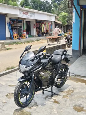 সুজুকি জিক্সার এসএফ ২০২৪ কালো