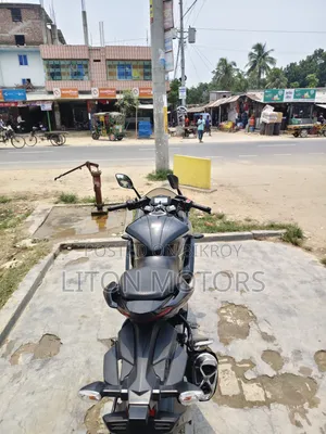 সুজুকি জিক্সার এসএফ ২০২৪ কালো