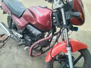 Runner Bullet 100 2013 Red