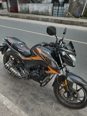 Honda Hornet 2021 Orange