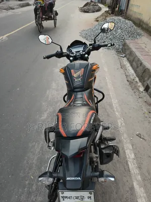 Honda Hornet 2021 Orange