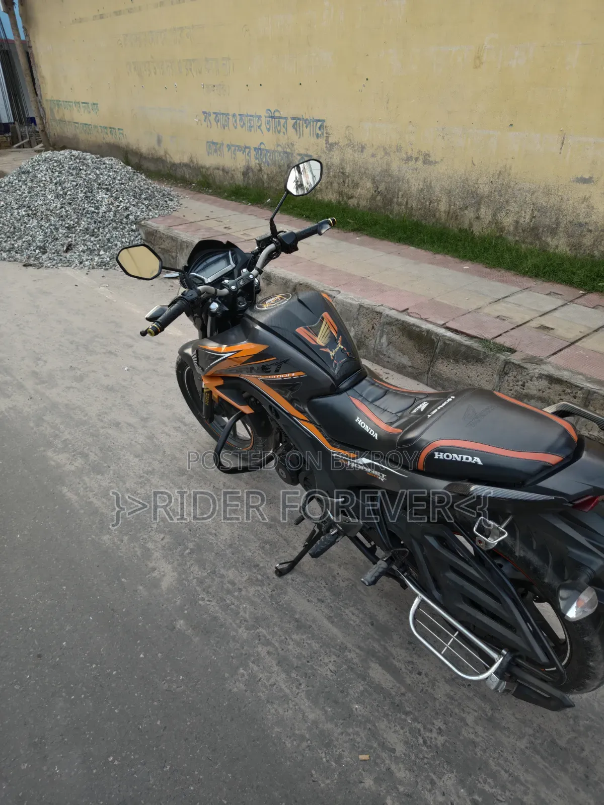 Honda Hornet 2021 Orange