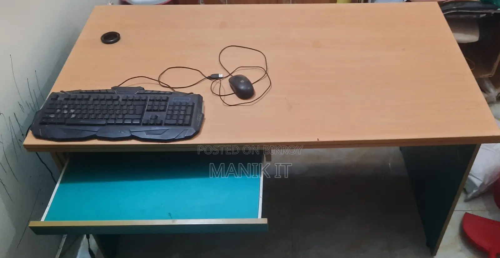 This official desk