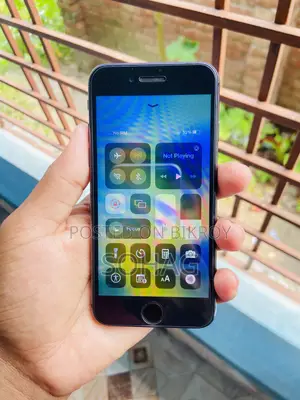 অ্যাপল আইফোন ৮ ৬৪ জিবি ব্ল্যাক