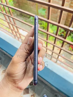 অ্যাপল আইফোন ৮ ৬৪ জিবি ব্ল্যাক