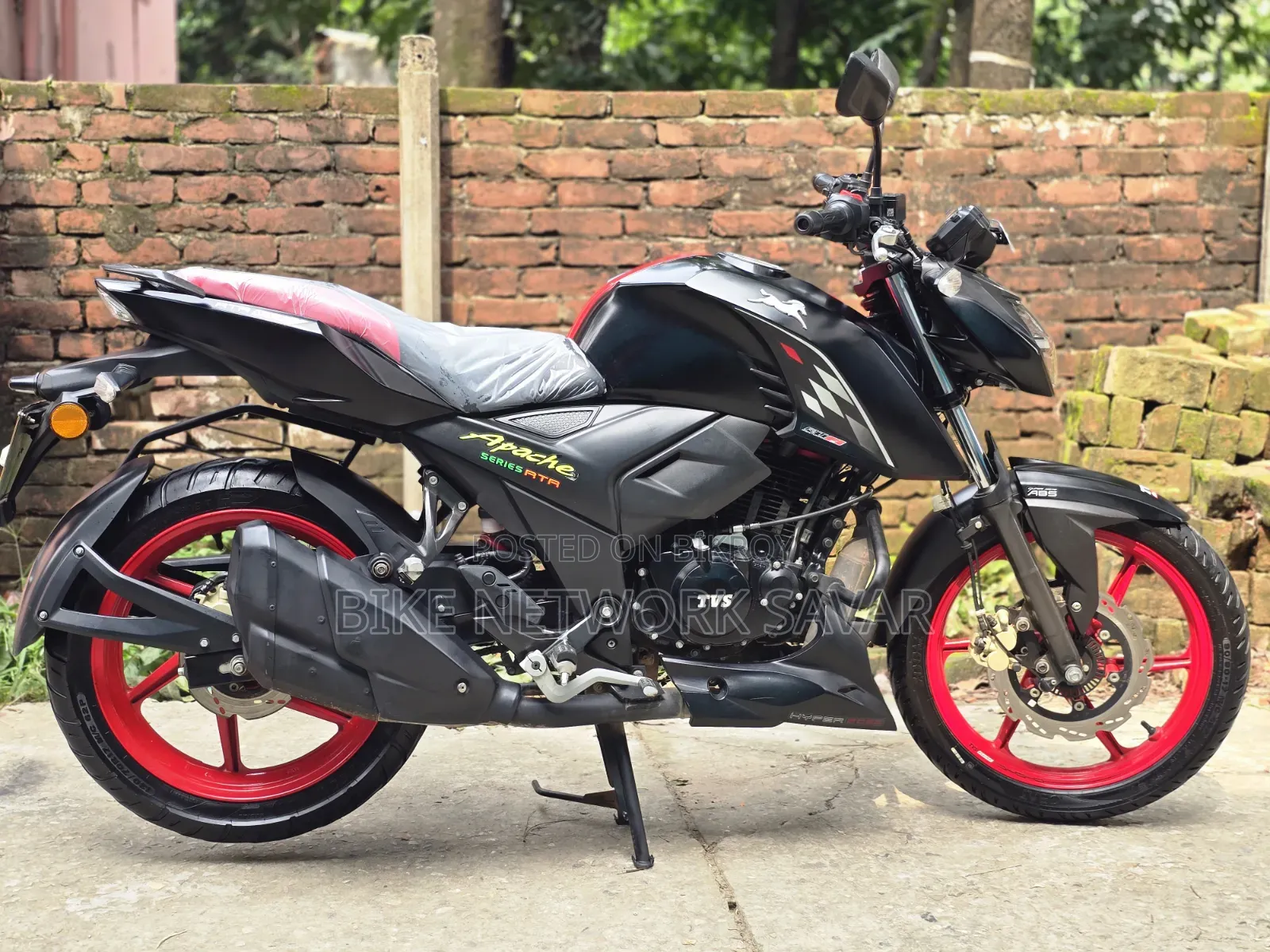 TVS Apache 160 4V 2025 Black