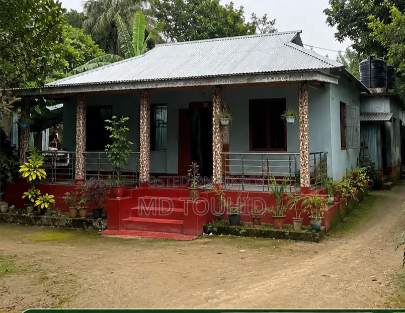 Furnished 2-Bedroom House in Kalaroa for sale