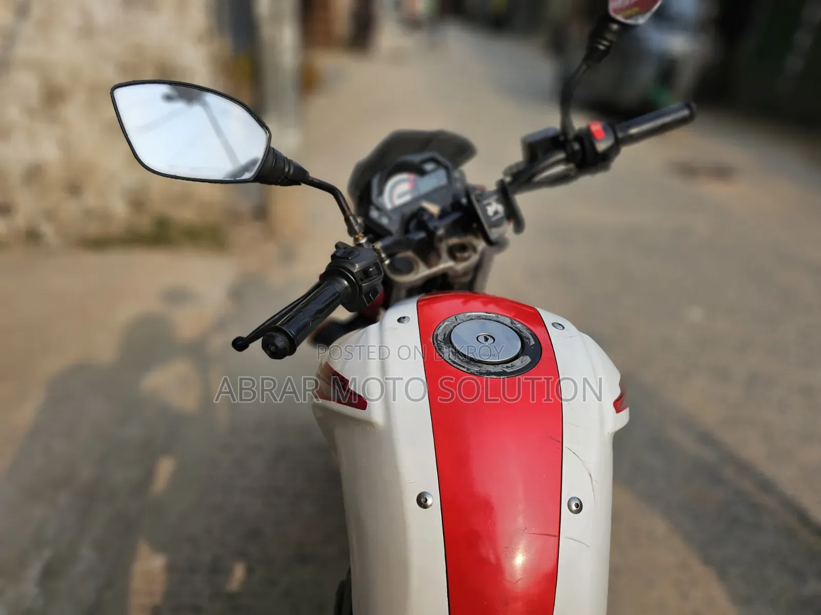 ইয়ামাহা এফজেড ২০১২ হোয়াইট