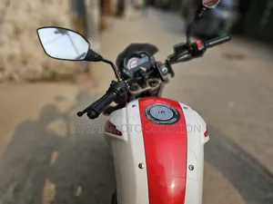 ইয়ামাহা এফজেড ২০১২ হোয়াইট