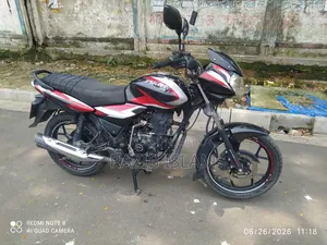 বাজাজ ডিসকভার ১২৫ ২০২১ কালো