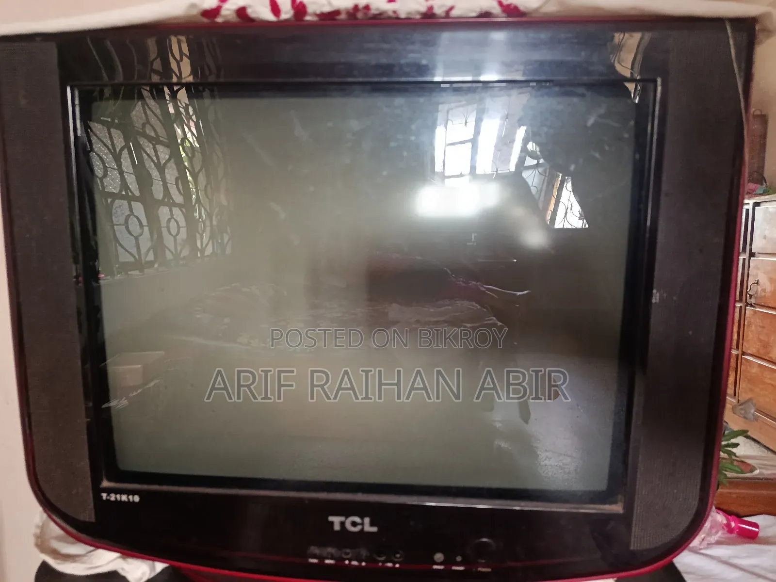 TCL কালার টিভি ট্রলি সহ