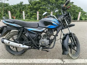 বাজাজ ডিসকভার ১০০ ২০১৭ কালো