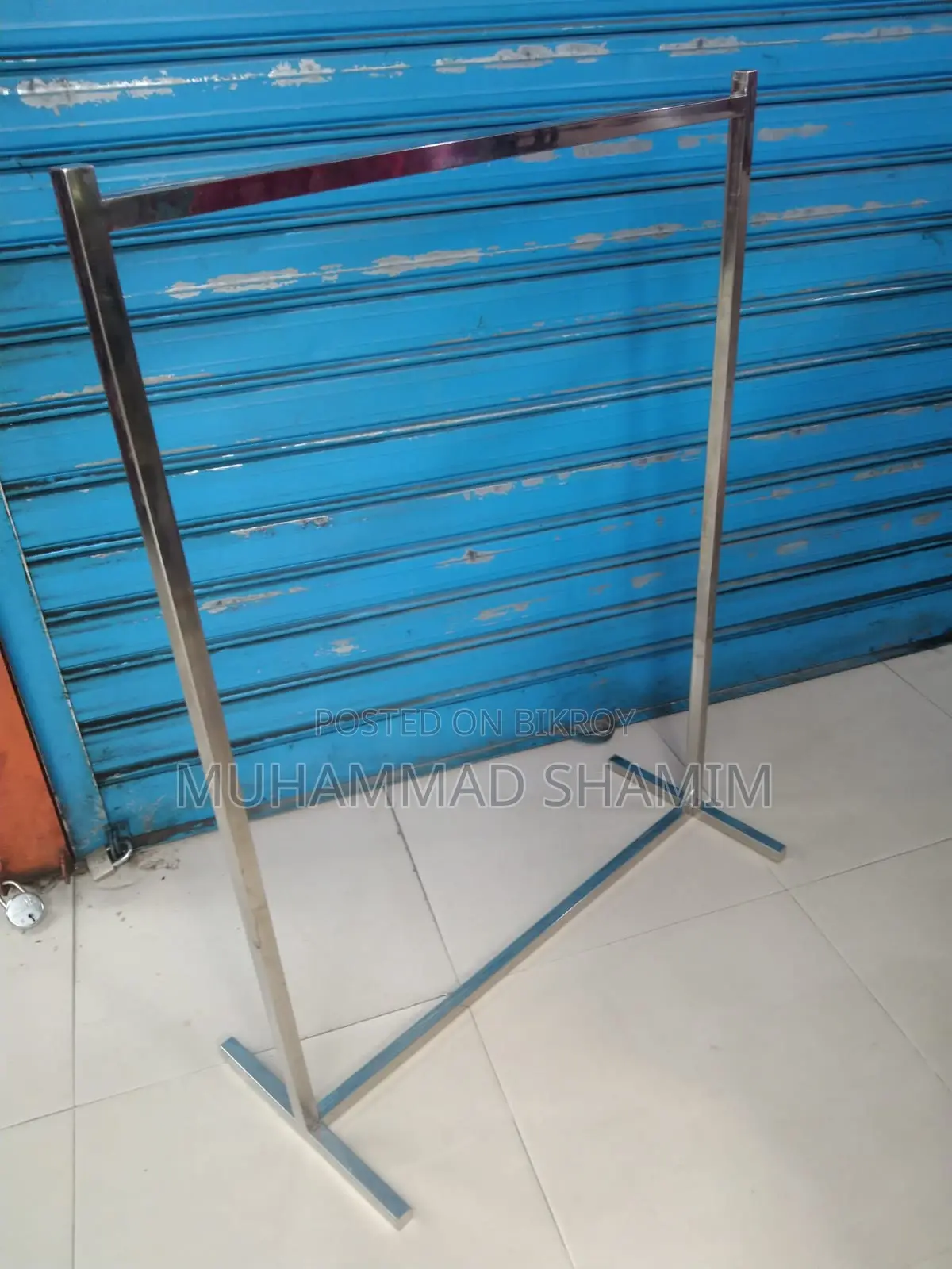 Clothings Showroom Hanger Display Stand