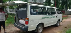 Toyota HiAce 1995 White
