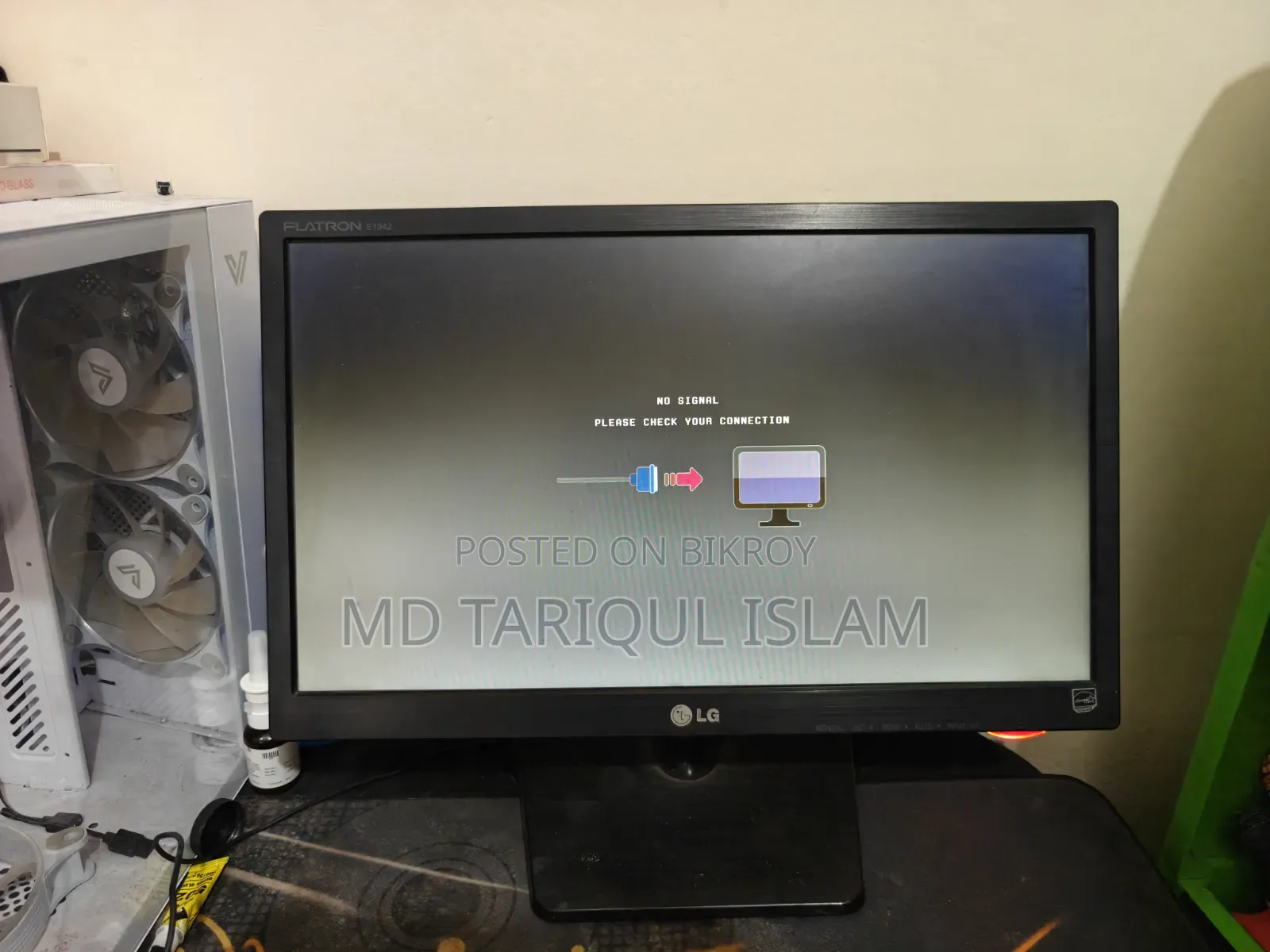 LG 19-inch LED Monitor