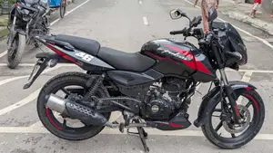 Bajaj Pulsar 150 2021 Red