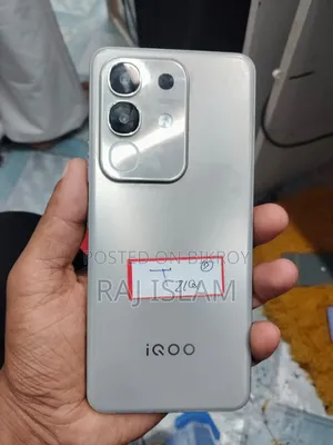 iQOO Z10x 256 GB Silver
