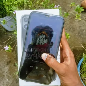 Apple iPhone 11 64 GB Black