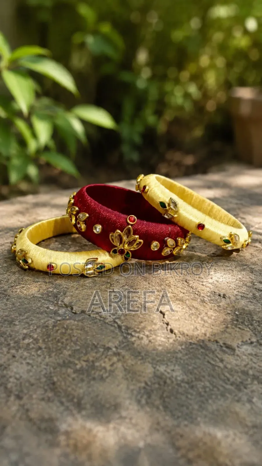 সিল্ক থ্রেড চুড়ি