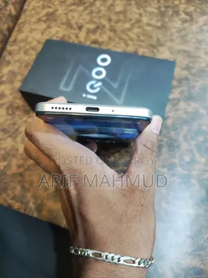 iQOO Z10x 256 GB White
