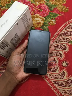 Apple iPhone 11 64 GB White