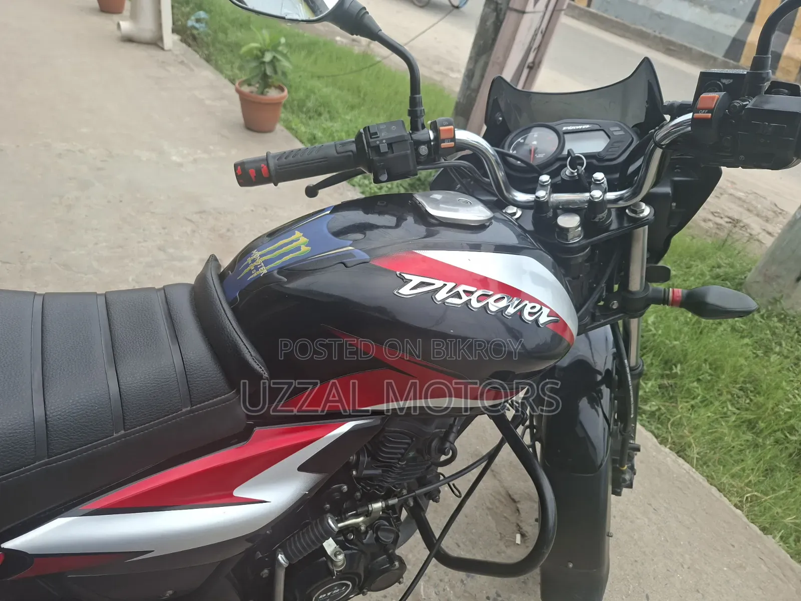 Bajaj Discover 125 2021 Black