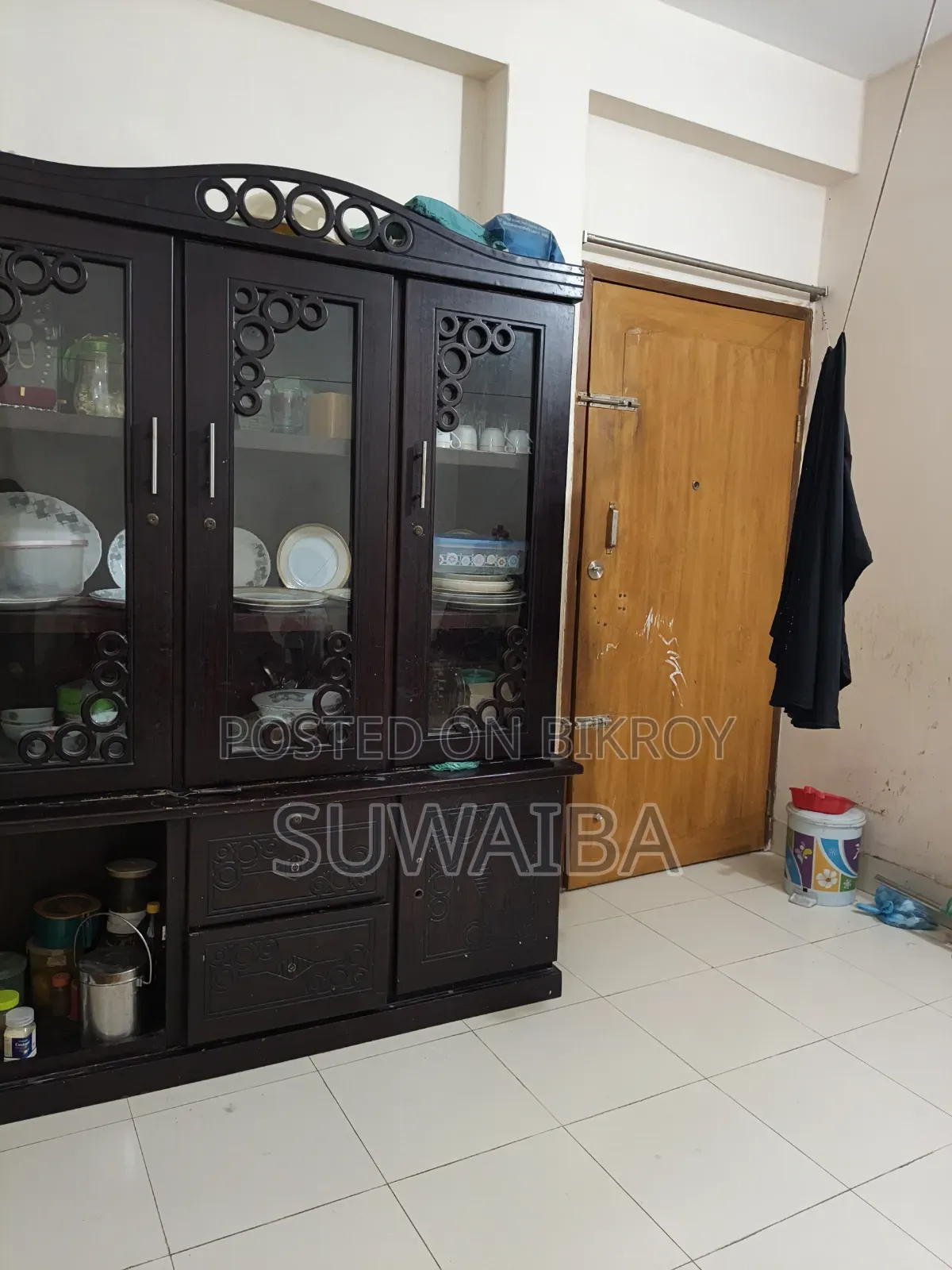 Showcase and Almirah for sale