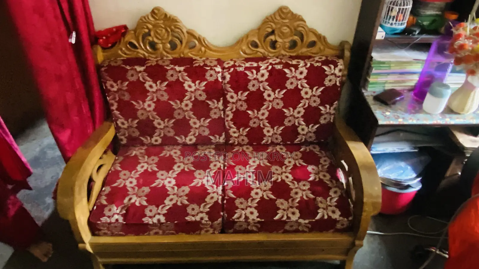 Sofa set and table