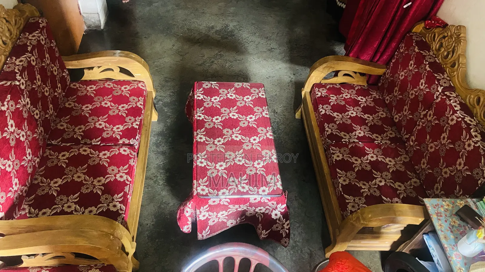 Sofa set and table