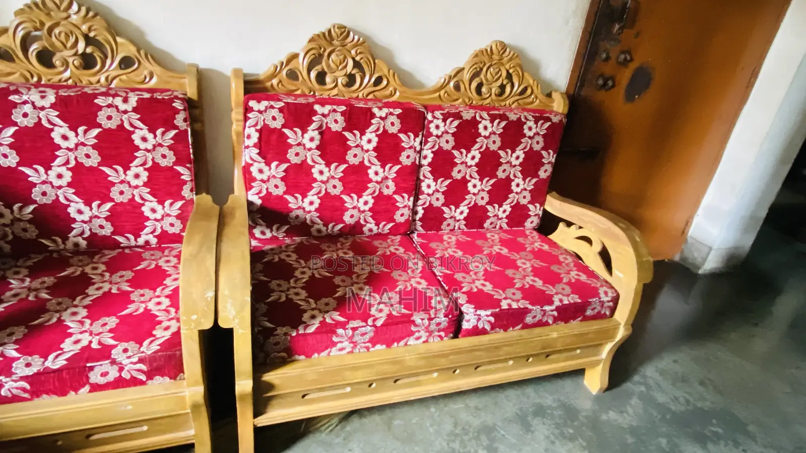 Sofa set and table