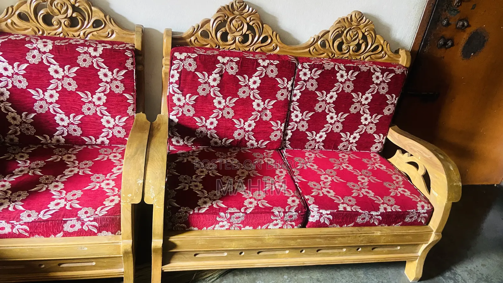 Sofa set and table