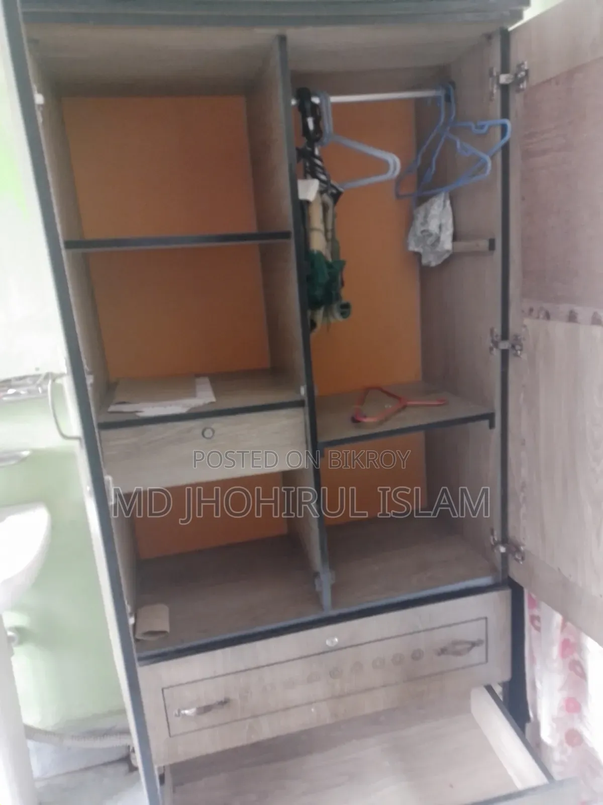 Almirah for sale