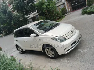 Toyota IST 2004 White