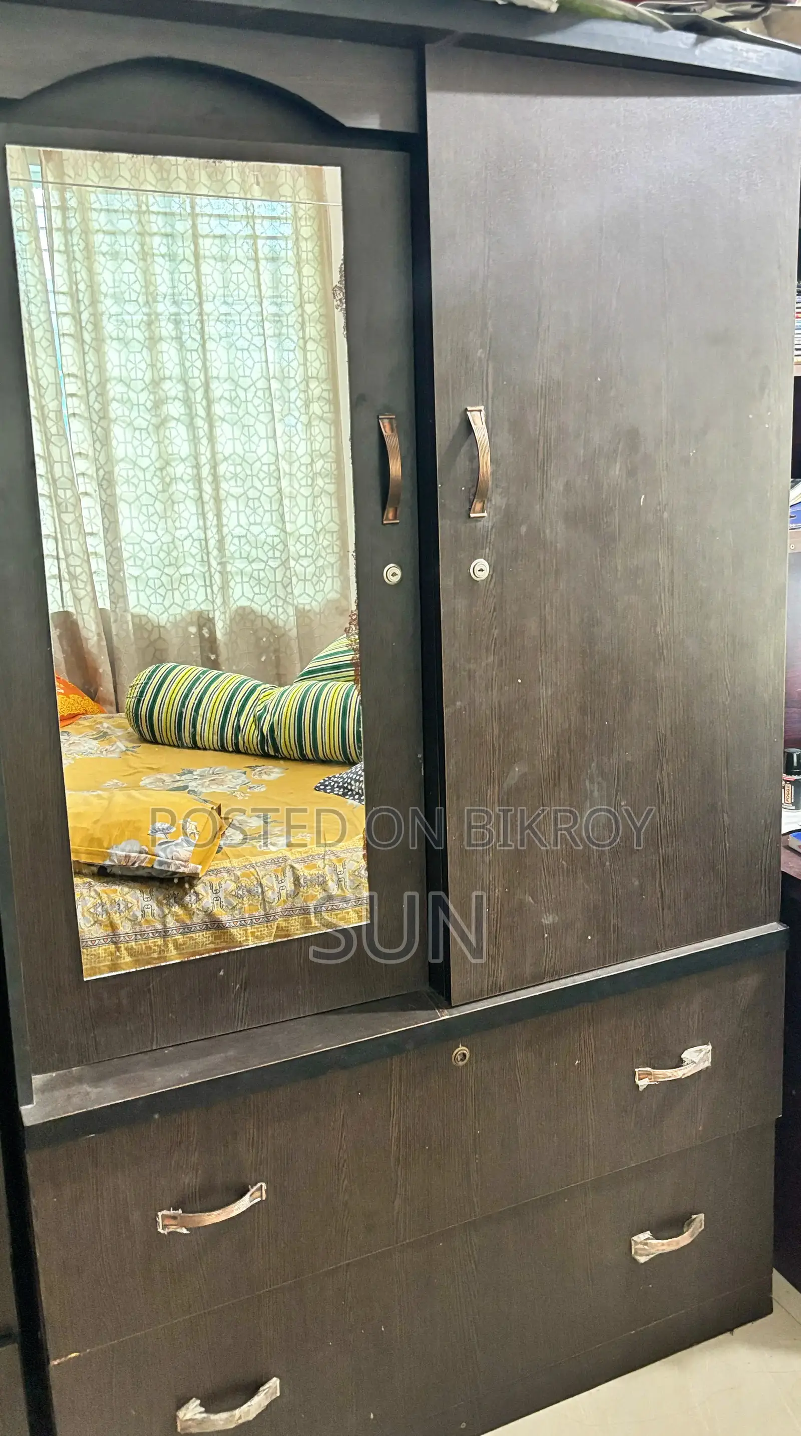 2-door almirah for sale — urgent sale