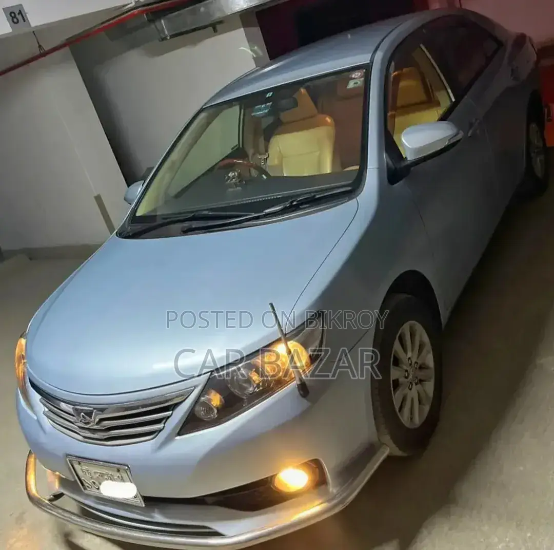 টয়োটা অ্যালিয়ন ২০১৪ নীল