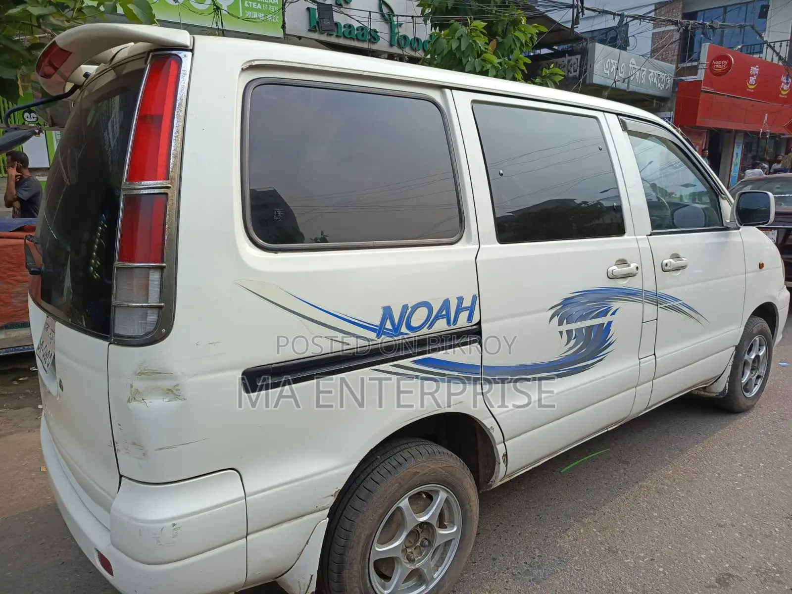 Toyota Noah 2006 White
