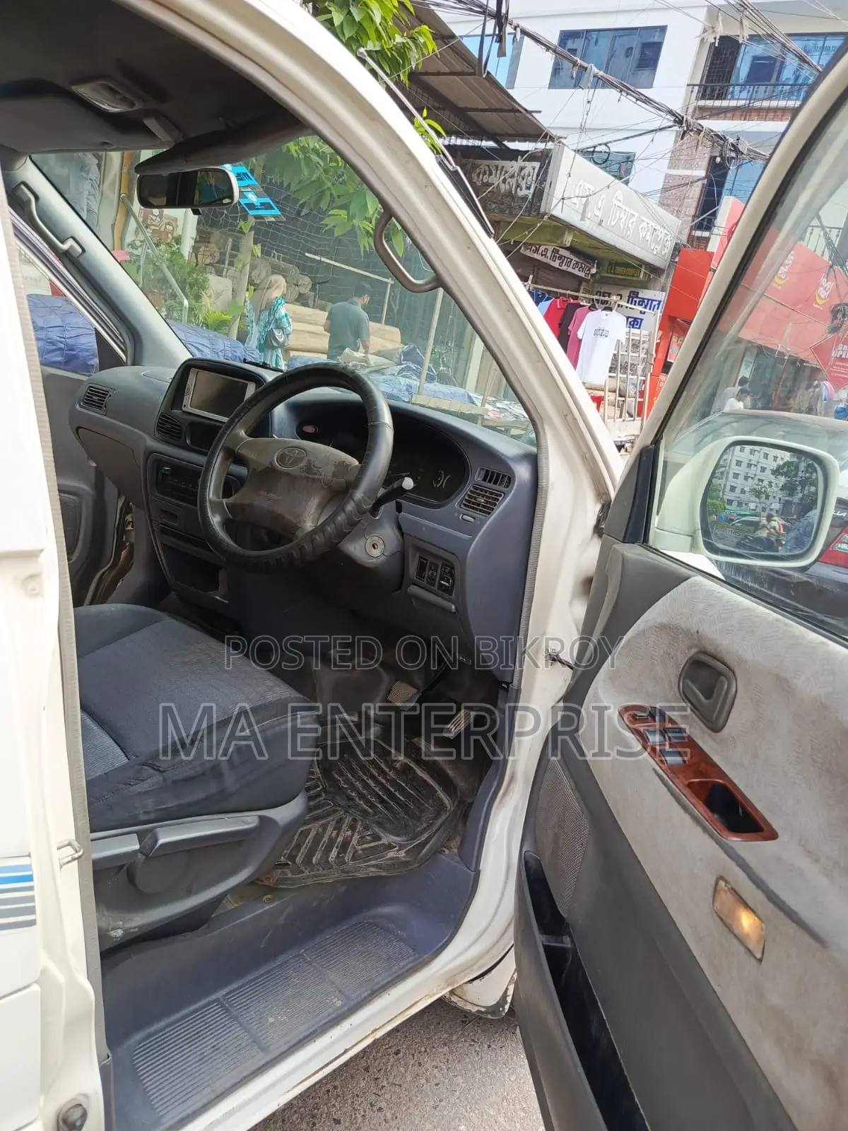 Toyota Noah 2006 White