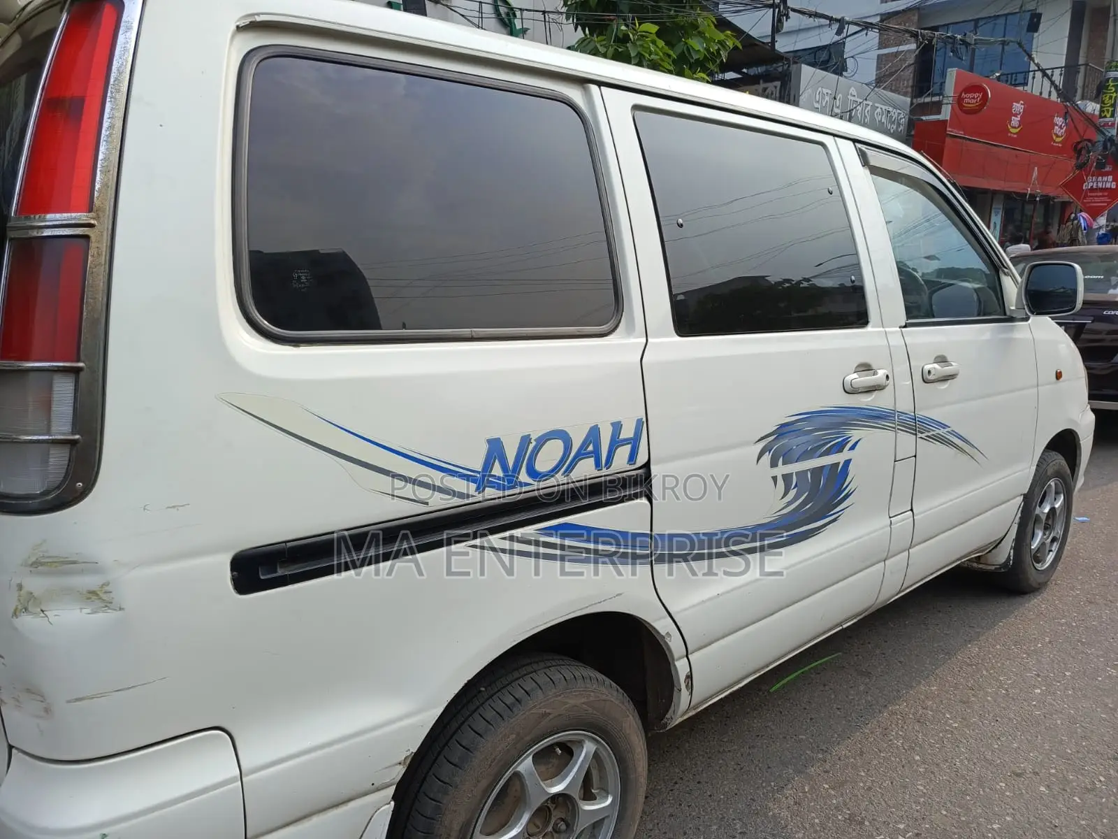 Toyota Noah 2006 White