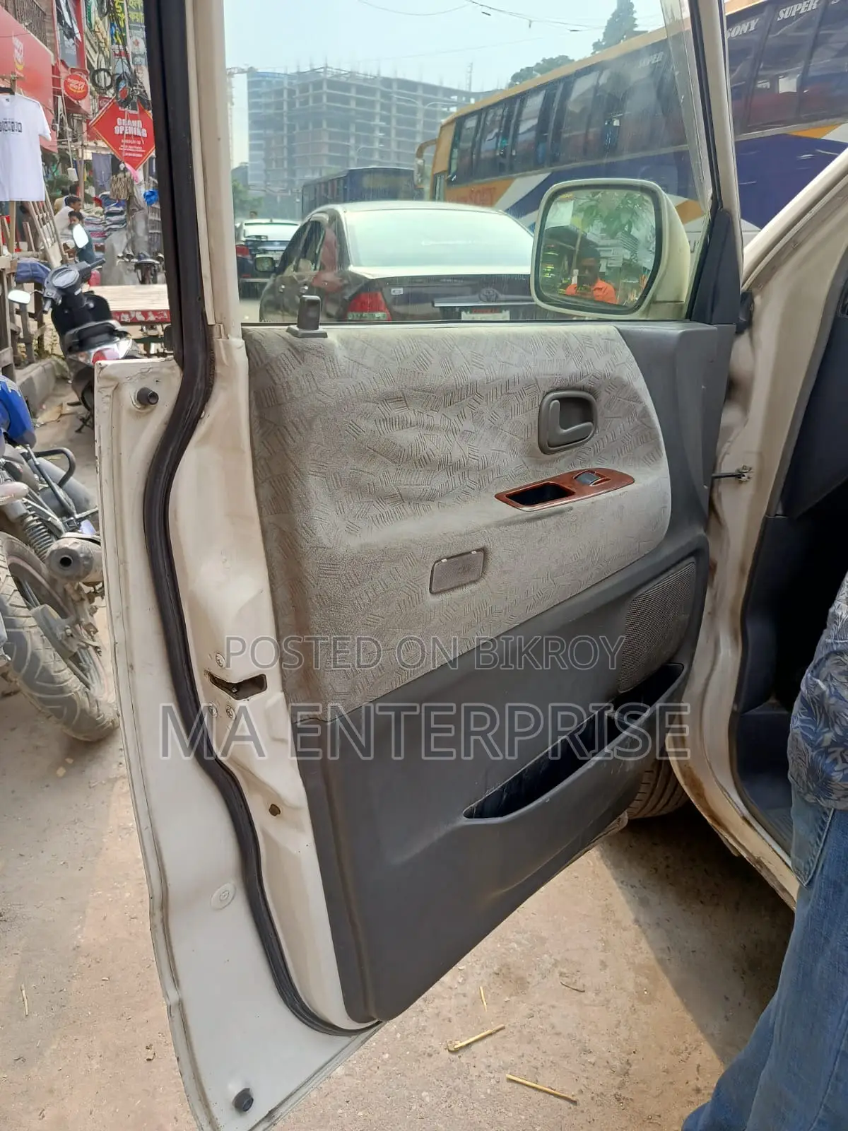 Toyota Noah 2006 White