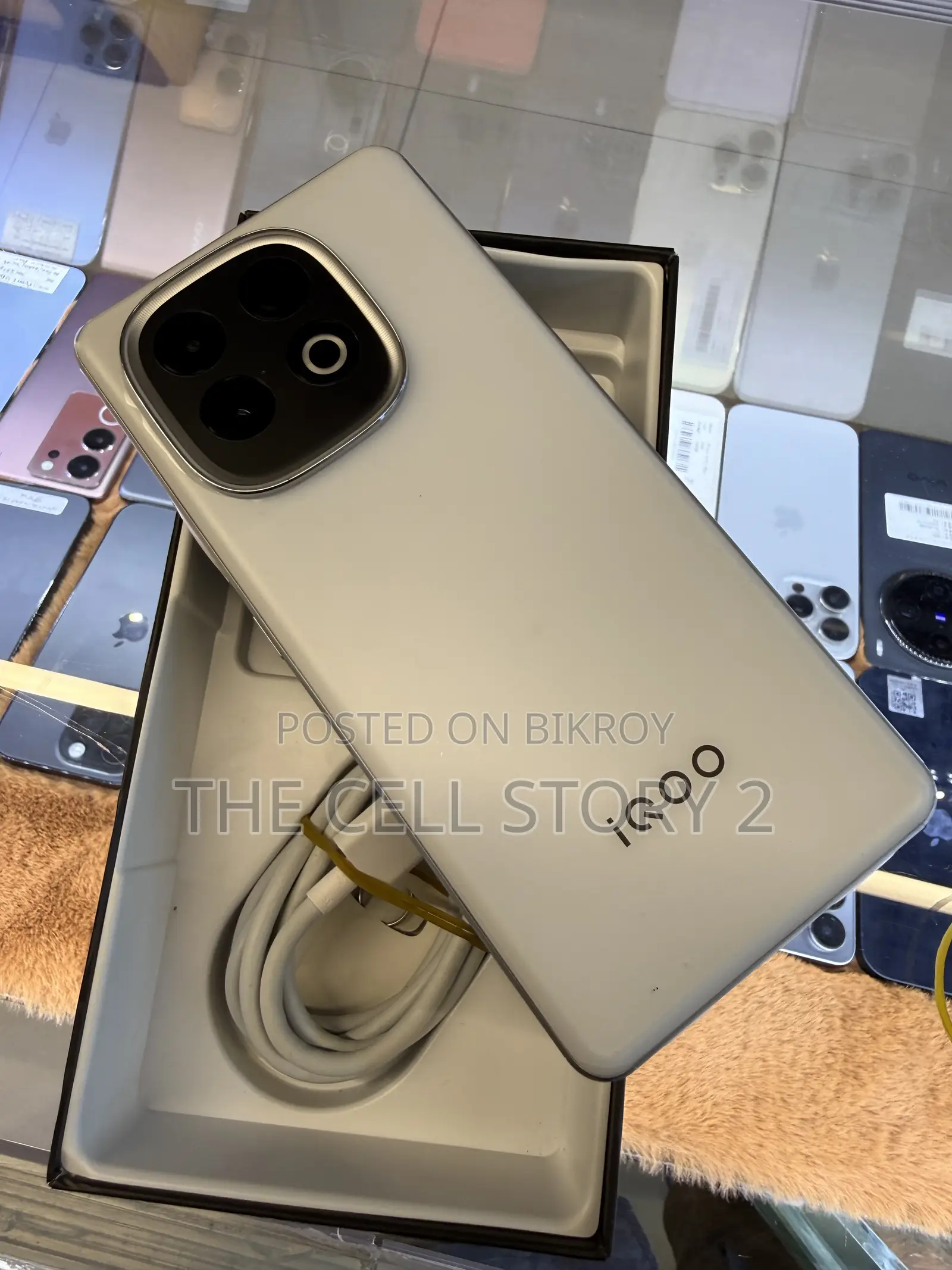 iQOO Z10 256 GB White