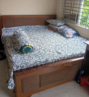 King Size Bed (6'7')
