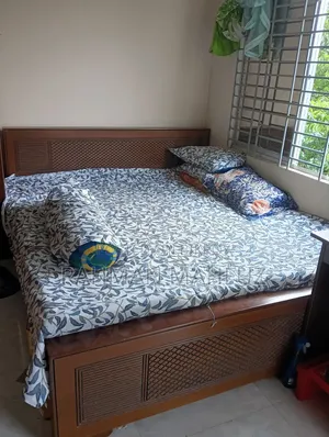 King Size Bed (6'7')