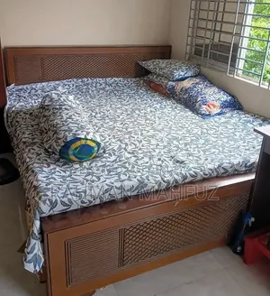 King Size Bed (6'7')