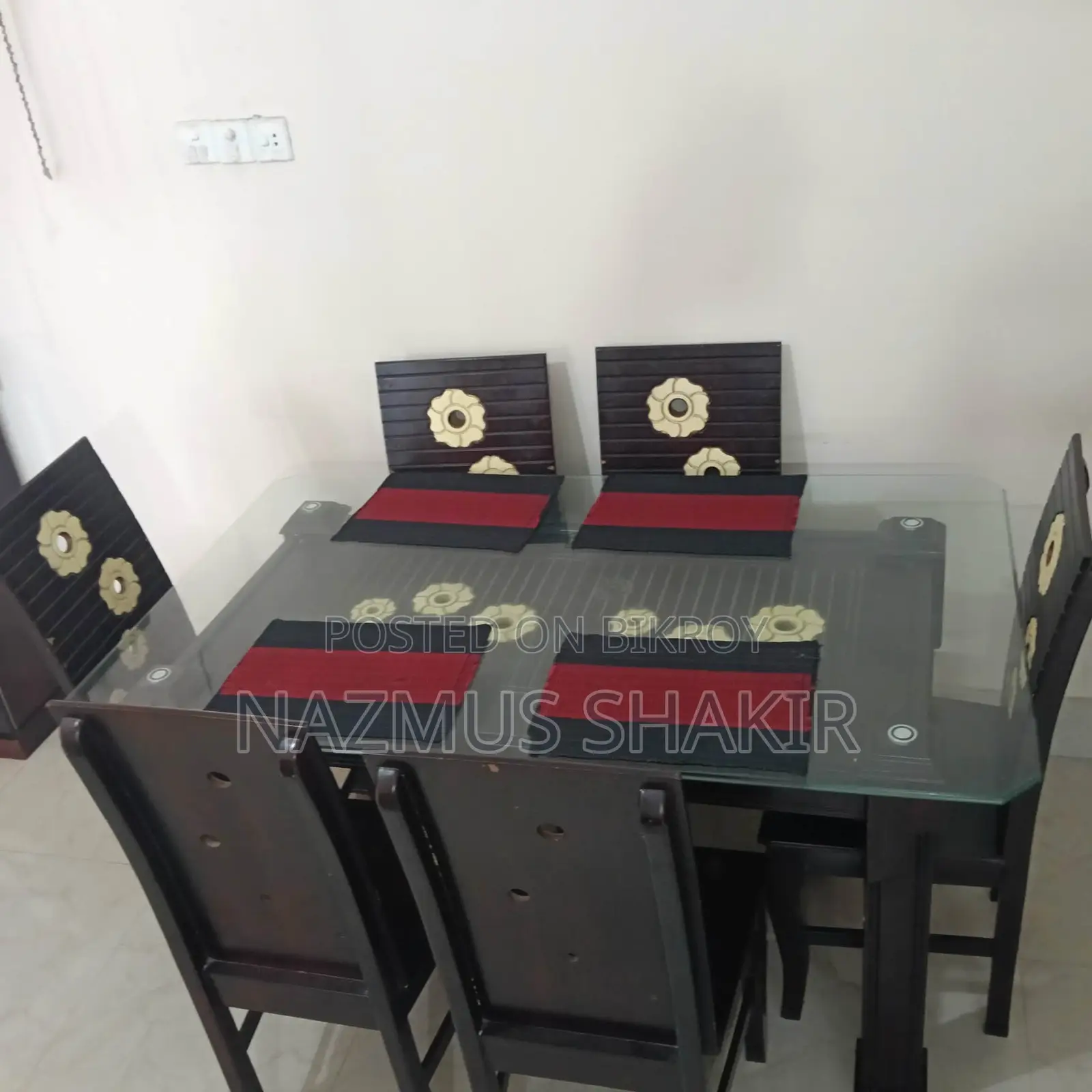 Dining Table with 06 Chairs