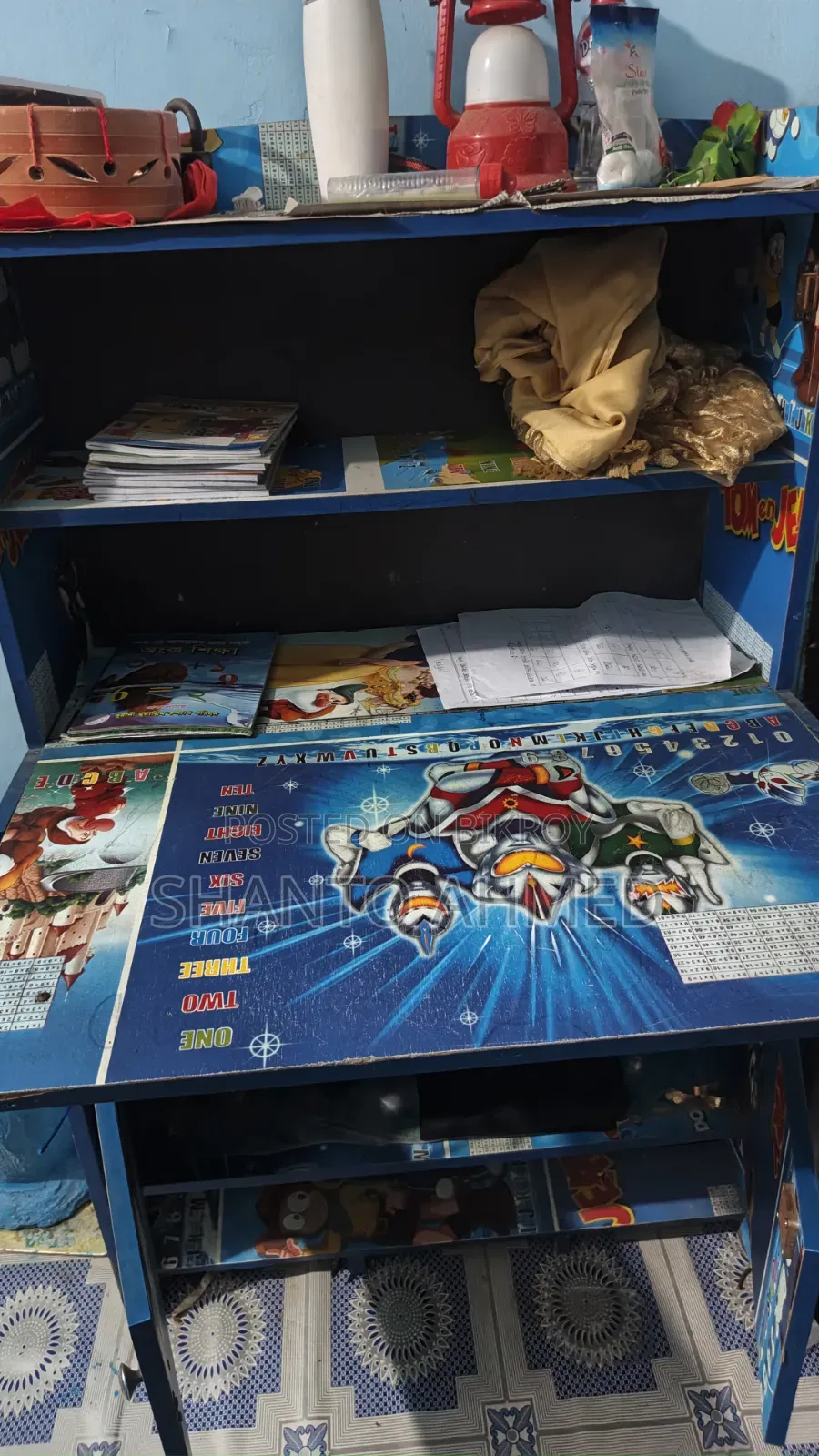 Reading Table