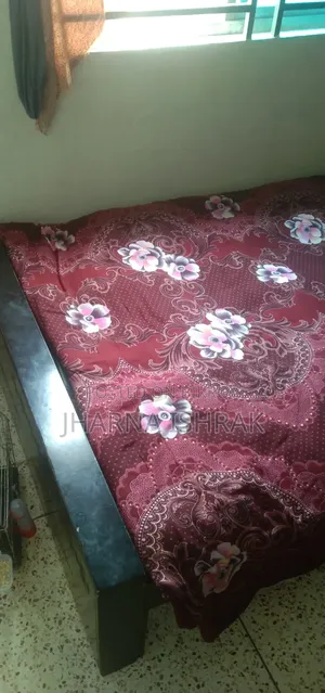 Bed 4 X 7 Size. Full Fresh.