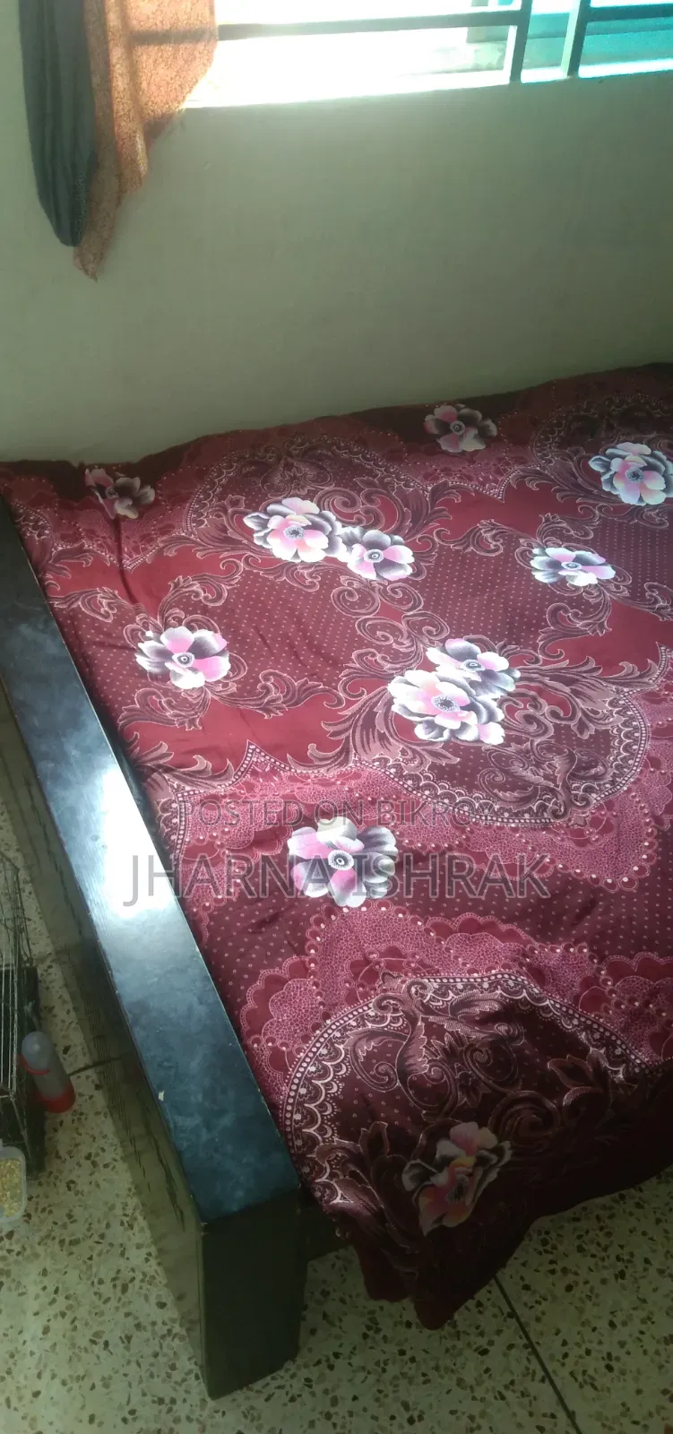 Bed 4 X 7 Size. Full Fresh.