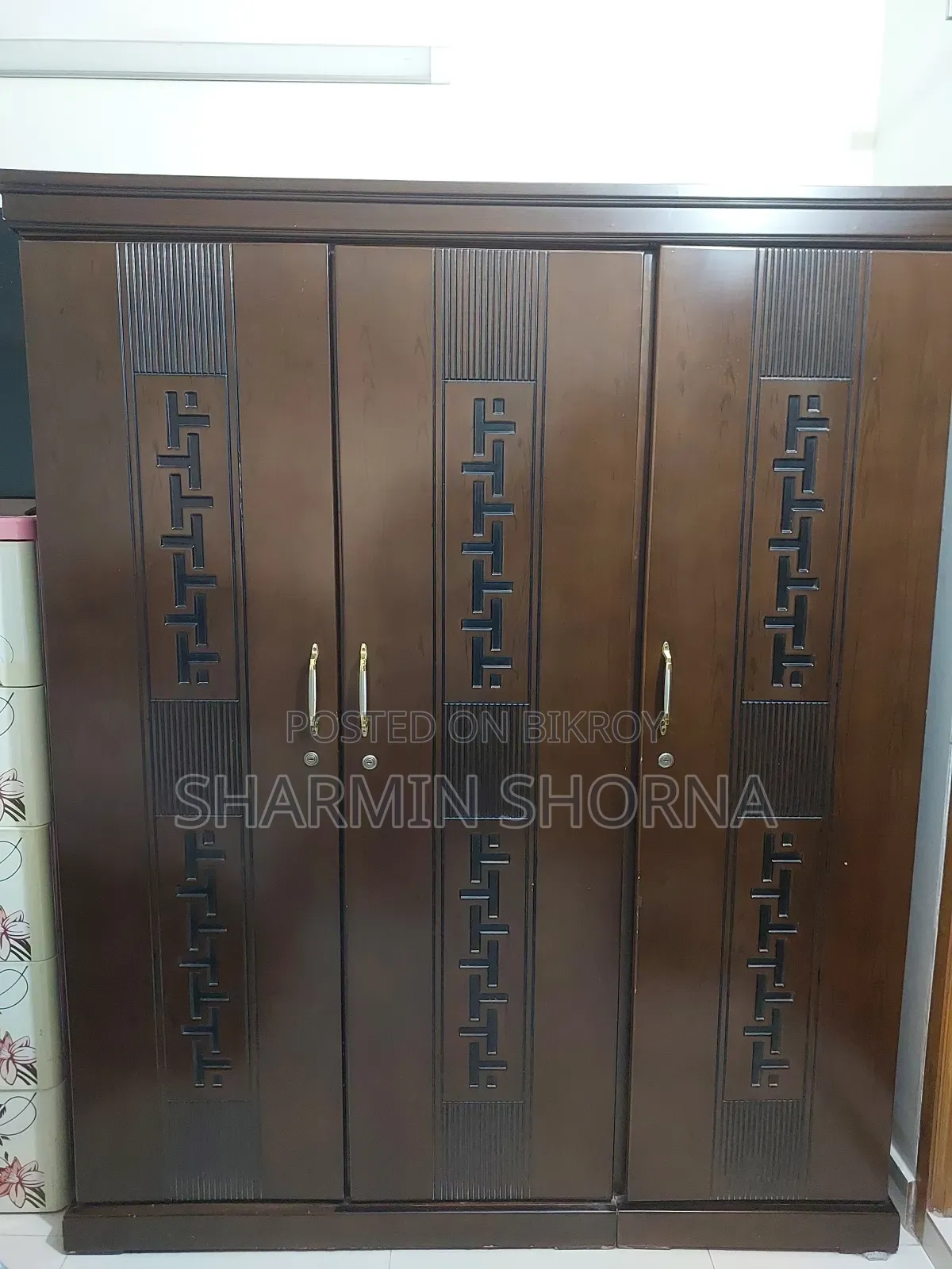 Almari 3 Door