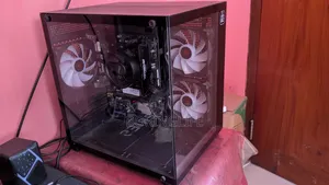 Desktop Computer MSI Model 16GB AMD Ryzen 7 SSD 512GB