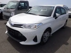 টয়োটা এক্সিও ২০২১ সাদা
